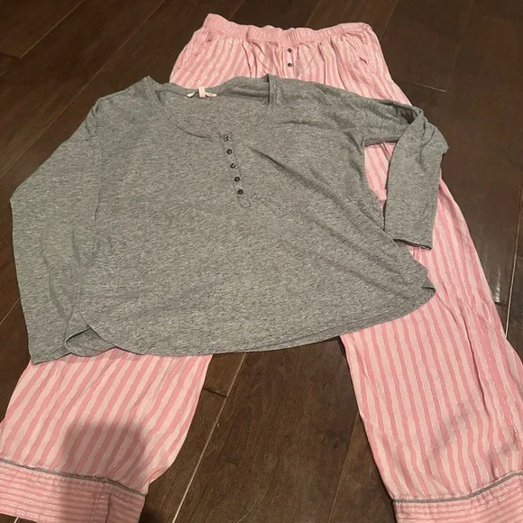 Women’s Bundle - Picture 8 of 8